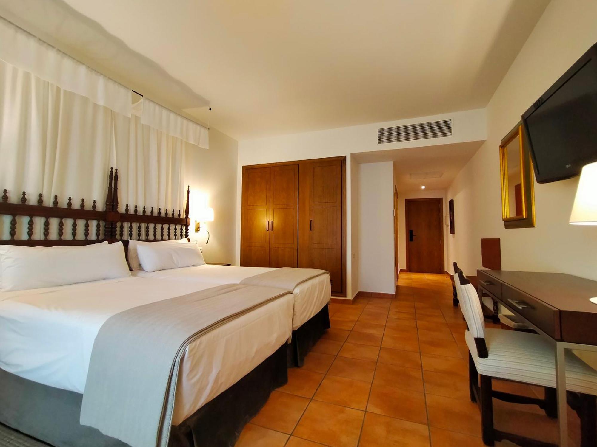 Parador De Benavente Extérieur photo
