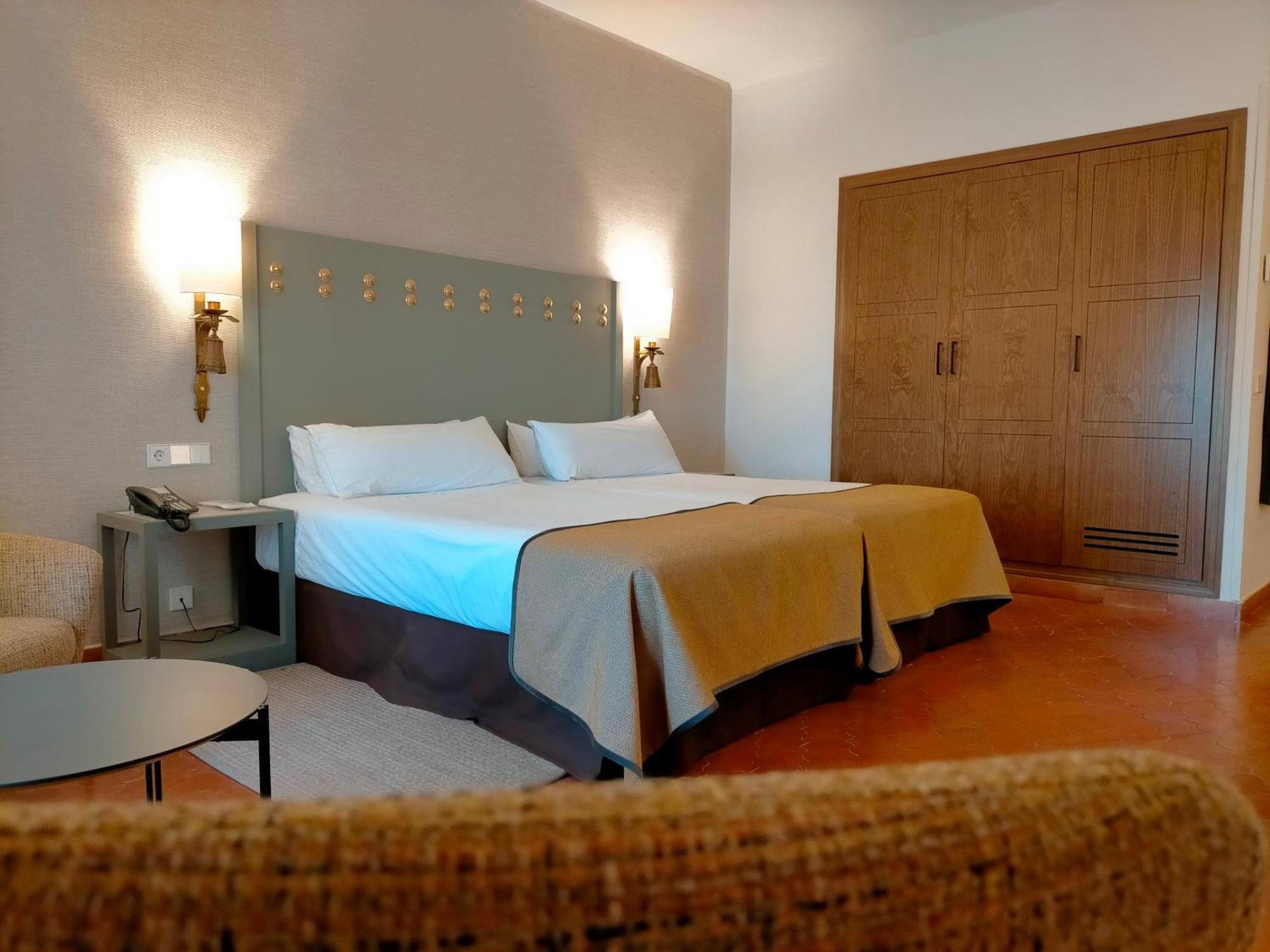 Parador De Benavente Extérieur photo